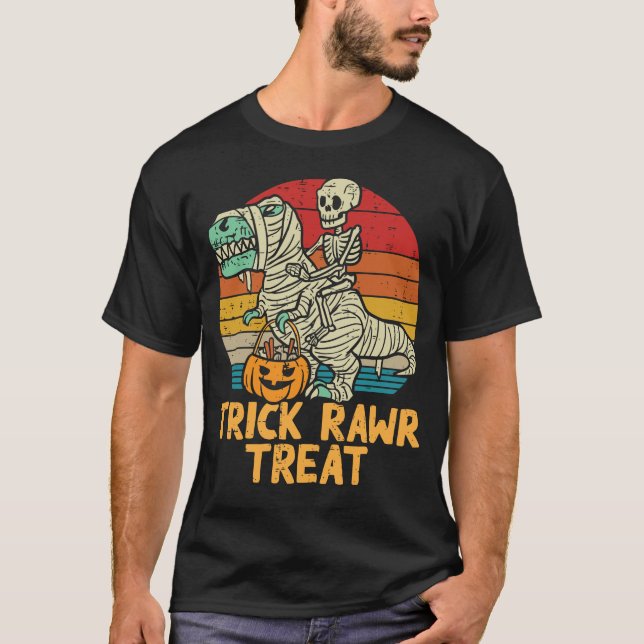 Camiseta Skeleton Riding Mummy Dinosaur T Rex (Frente)
