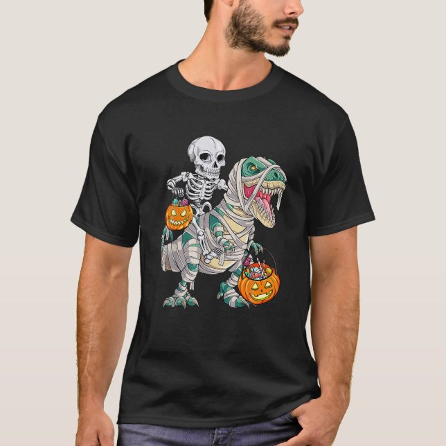 Camiseta Skeleton Riding Mummy Dinosaur T Rex Halloween (Frente)