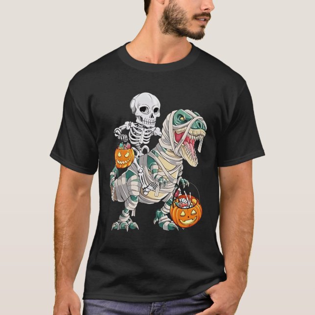 Camiseta Skeleton Riding Mummy Dinosaur T rex Halloween (Frente)