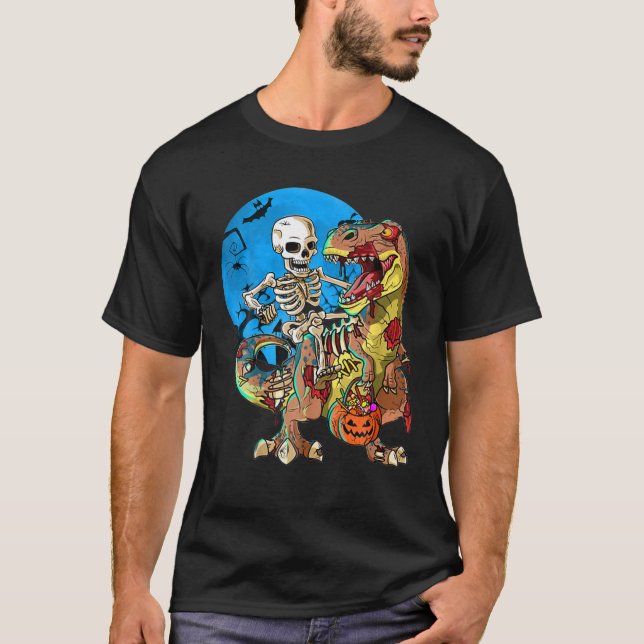 Camiseta Skeleton Riding Mummy Dinosaur T Rex Halloween (Frente)
