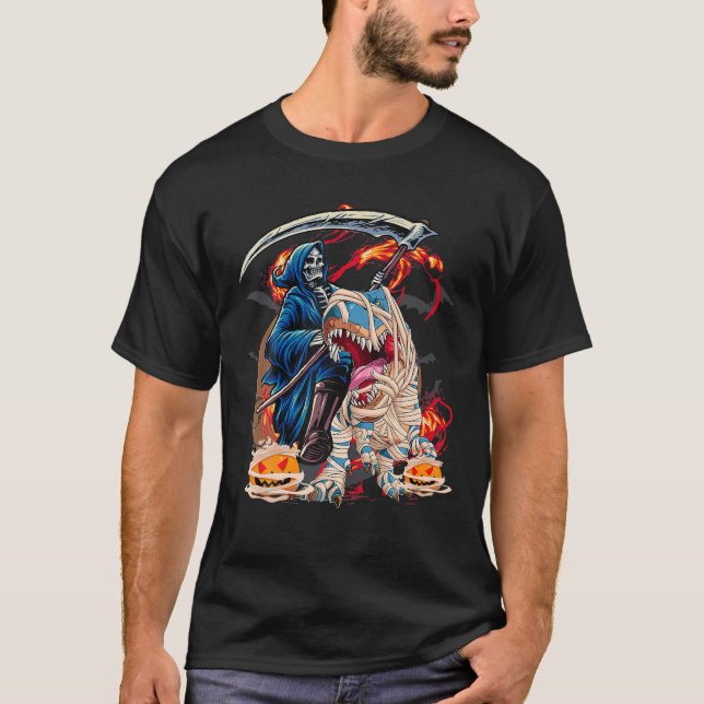 Camiseta Skeleton Riding Mummy Dinosaur T Rex Halloween Fun (Frente)