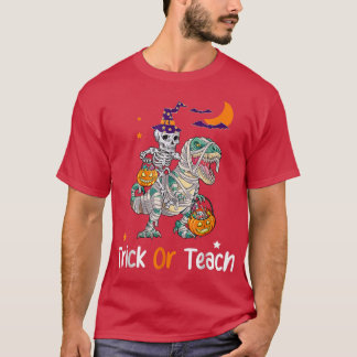 Camiseta Skeleton Riding Mummy Halloween Trick ou Teach Wi
