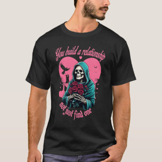 Camiseta "Skeleton Segurando Flores - Você constrói um Rela