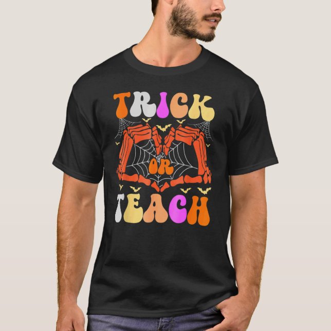Camiseta Skeleton Truque De Mão Ou Ensina Halloween De Prof (Frente)