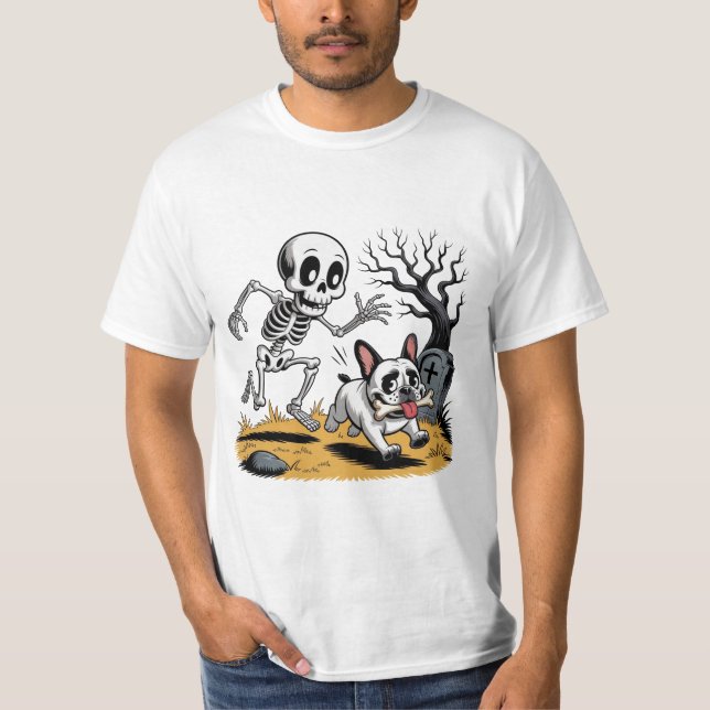 Camiseta Skeleton vs French Bulldog – Funny Halloween Chase (Frente)