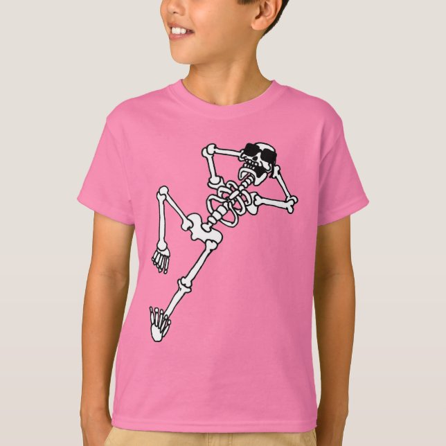 Camiseta Skeleton with sunglasses resting. (Frente)