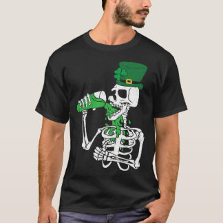 Camiseta Skeletons Leprechaun Drinking Beer St Patrick s Da