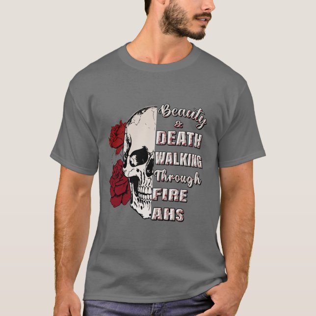 Camiseta Skull and Rose Graphic Shirt – Gothic Quote Tee (Frente)