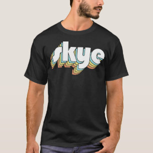Camiseta Skye Retro Rainbow Tipografia Estilo Esmaecido