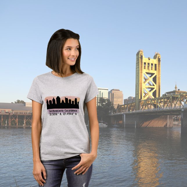 Camiseta Skyline Cidade de Sacramento CA (Criador carregado)