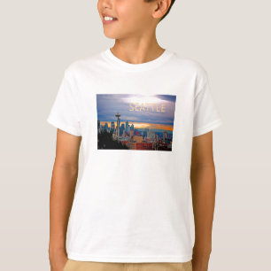 Camiseta Skyline de Seattle Washington no TEXTO SEATTLE do
