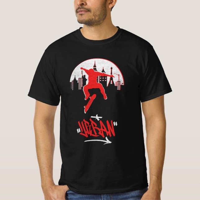 Camiseta Skyline Skateboarding, Skateboard Trick vor Stadt (Frente)
