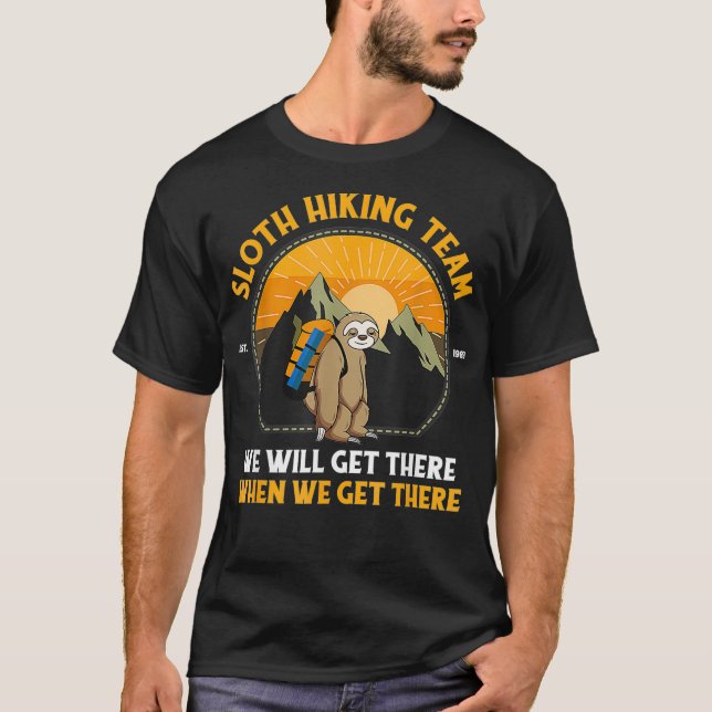 Camiseta Sloth Hiking Tshirt Sloth Hiking Team (Frente)