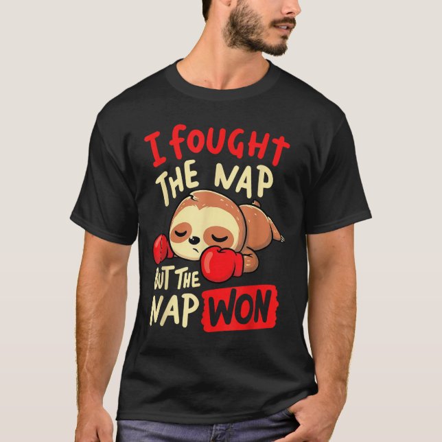 Camiseta Sloth I Fought The Nap But The Nap Won  (Frente)