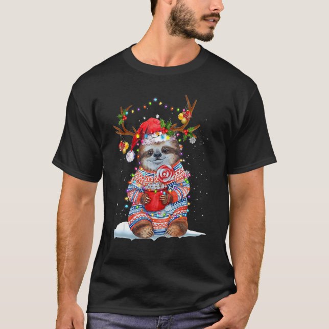Camiseta Sloth Reindeer Santa Hat Xmas Lights Christmas Xma (Frente)
