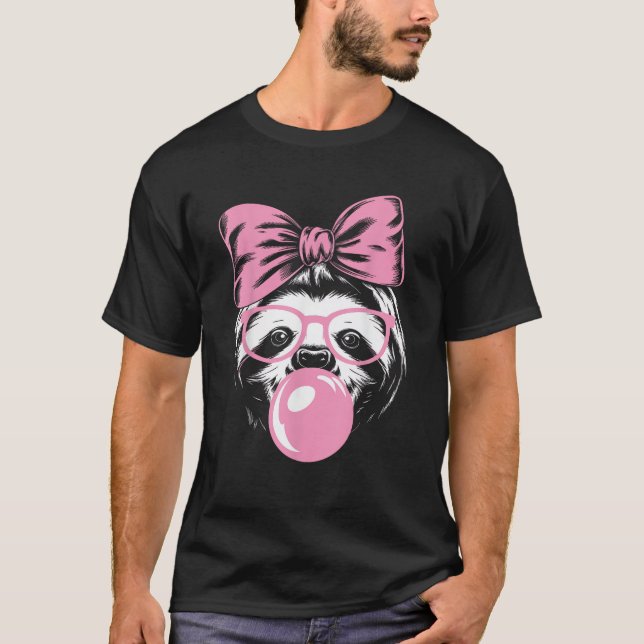 Camiseta Sloth Wearing Glasses and Blowing Pink Bubble Gum  (Frente)