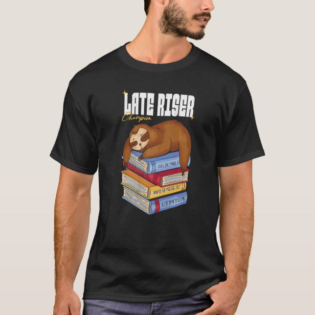Camiseta Sloth with Books Tarde Riser Champion (Frente)