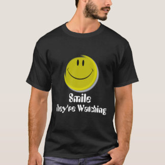Camiseta Smiley face, estão olhando, sorriso