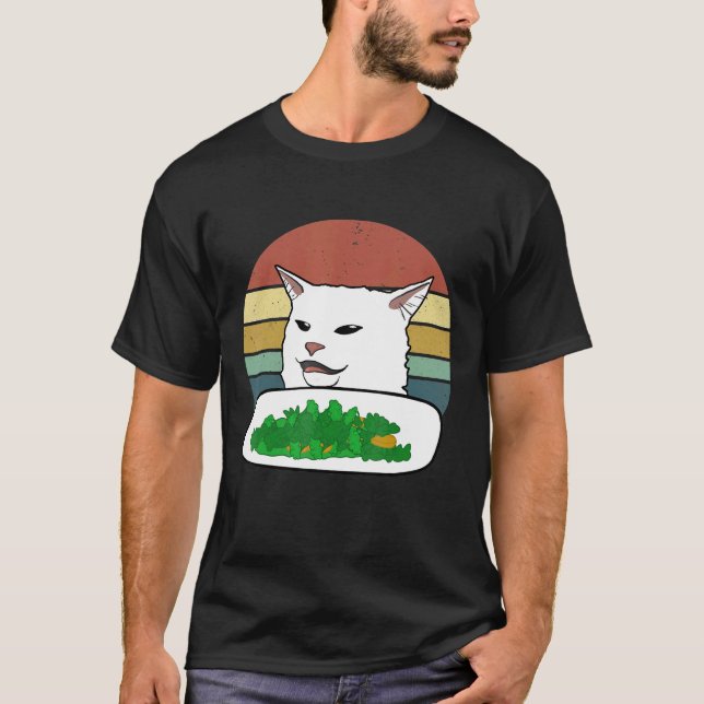 Camiseta Smudge Cat Não Se Importa Com Salada (Frente)