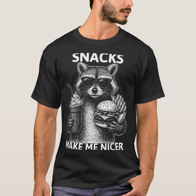 Camiseta Snacks Make Me Nicer Funny Raccoon Sarcastic Anima (Frente)