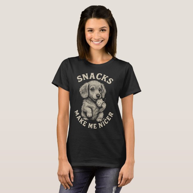 Camiseta Snacks Make Me Nicer Labrador Puppy Funny Dog  (Frente Completa)