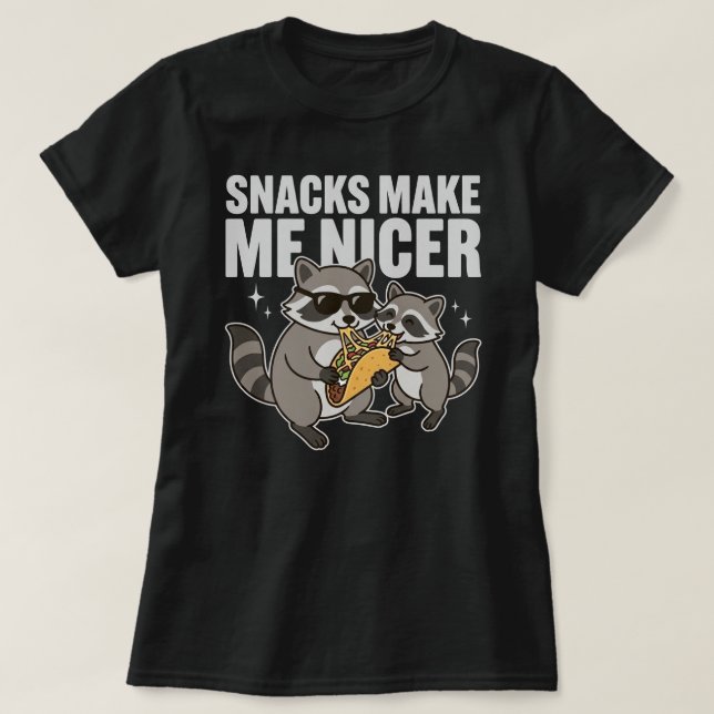 Camiseta Snacks Make Me Nicer Raccoon Taco (Frente do Design)