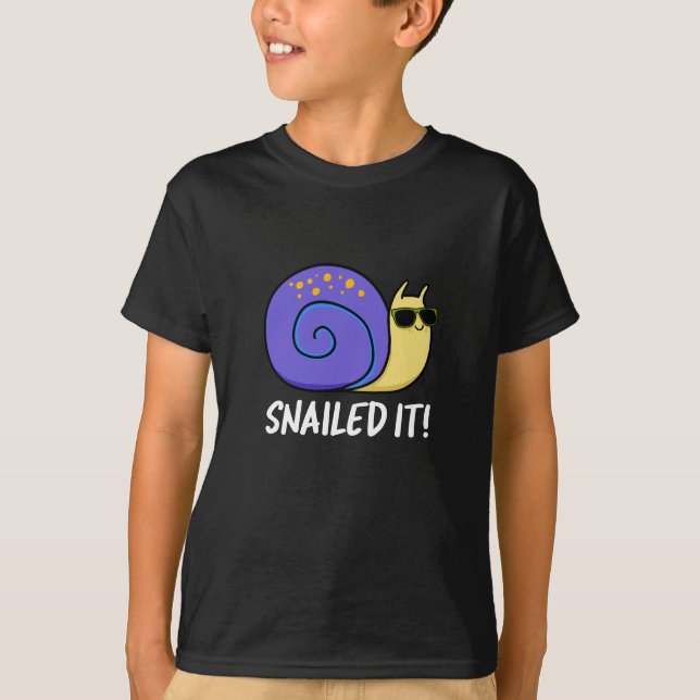 Camiseta Snail Engraçado Pun Escuro BG (Frente)