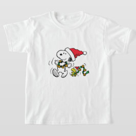 Camiseta snoopy & woodstock playing on winter season