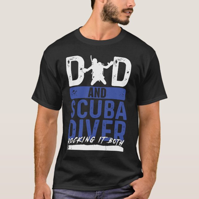 Camiseta Snorkeler Scuba Merging Deep Underwater (Frente)