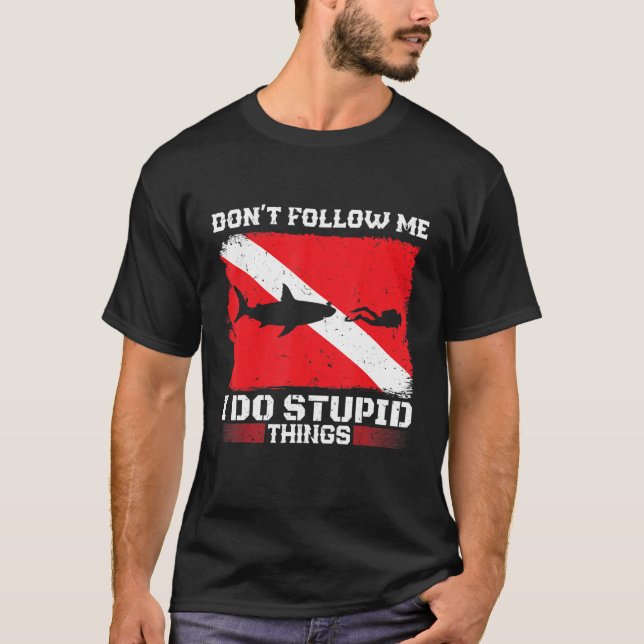 Camiseta Snorkeler Scuba Merging Deep Underwater (Frente)