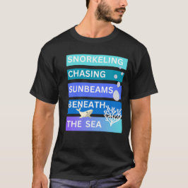 Camiseta Snorkeling perseguindo raios solares abaixo do oce