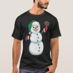 Camiseta Snowman Christmas Lollipop<br><div class="desc">Este design é o presente perfeito para um aniversário, Natal e outras celebrações. É adequado para mulheres, homens e crianças.</div>
