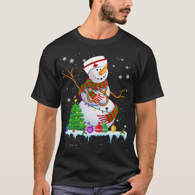 Camiseta Snowman Enfermeira Natal Luzes Xmas Árvore Snowman (Frente)