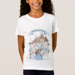 Camiseta Snowy Winter Red Haired Princess Castle Birthday<br><div class="desc">Esta adorável caneca de papel princesa de inverno de neve apresenta um castelo de neve e uma bela princesa jovem com cabelo vermelho vestindo um vestido azul e branco com floco de neve e capa quente com pelo de pele. A princesa em frente a um castelo de conto de fadas...</div>