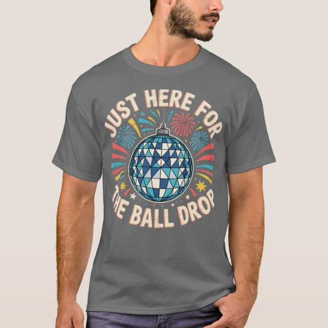Camiseta Só aqui para a queda da bola (Frente)