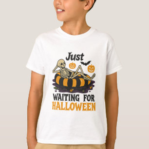 Camiseta Só Esperando O Esqueleto De Verão Spooky De Hallow