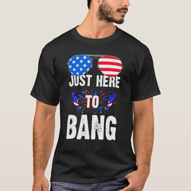 Camiseta Só estou aqui para bater na bandeira americana 4 d (Frente)
