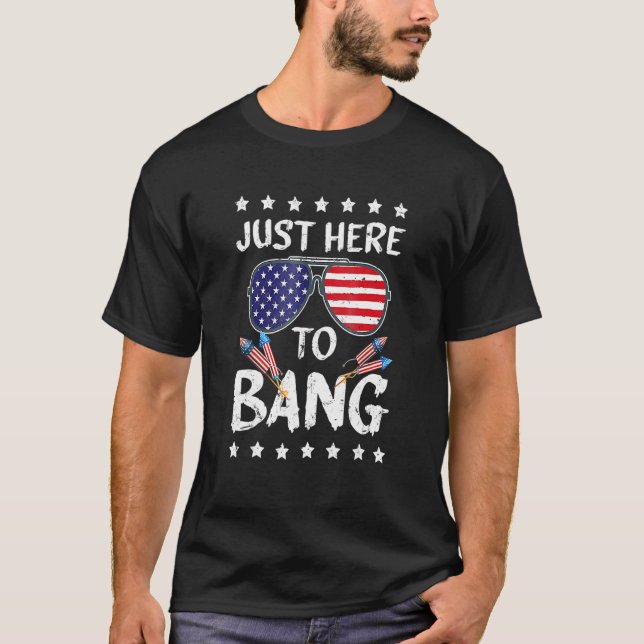 Camiseta Só estou aqui para bater na bandeira dos Estados U (Frente)