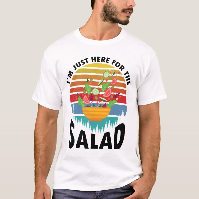 Camiseta Só estou aqui para o CHURRASCO Engraçado da SALAD. (Frente)