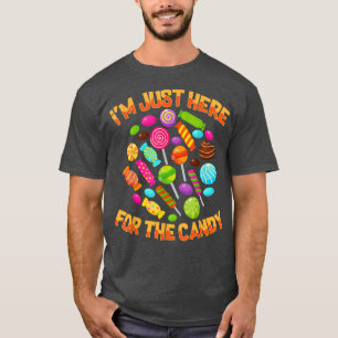 Camiseta Só estou aqui para o Dia de as Bruxas engraçado de