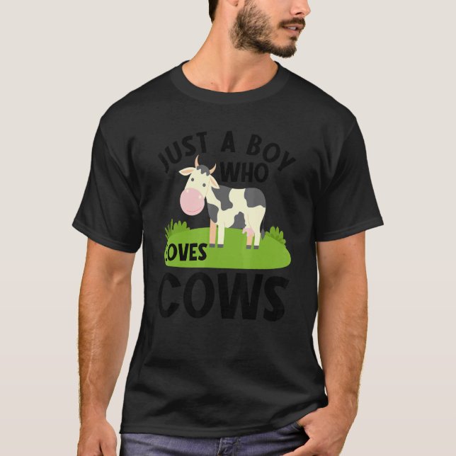 Camiseta Só Um Menino Que Ama Vacas De Fazenda Animal (Frente)