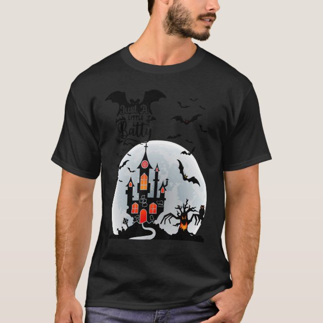 Camiseta Só um pouco de morcego no Halloween (Frente)
