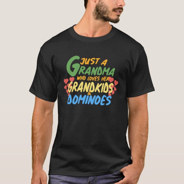CAMISETA SÓ UMA AVÓ QUE AMA OS NETOS E DOMINOE (Frente)