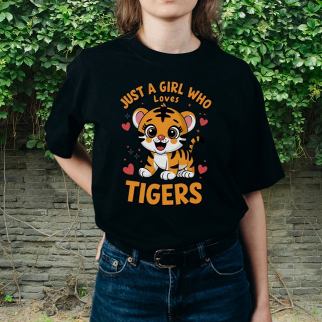 Camiseta Só Uma Menina Que Ama Tigres, Tigre Engraçado (This funny tiger design is great for girls, women, tiger lovers, zoologist, & wildlife enthusiasts.)
