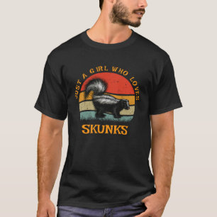 Camiseta Só Uma Menina Que Ama Um Animal Bastante