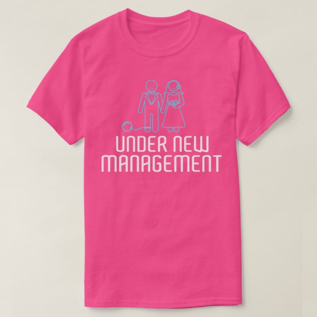 Camiseta Sob Nova Gestão Noite de Festa de Solteiro e despe (Frente do Design)