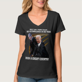 Camiseta Sobre Ly Uma Coisa Que Bi Den Realizou Em Seu Ter
