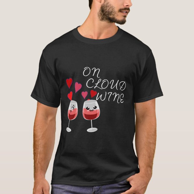 Camiseta Sobre o Fundo Vermelho Escuro do Vinho Nuvem (Frente)
