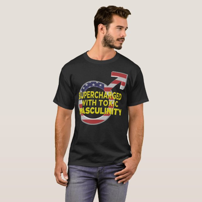 CAMISETA SOBRECARREGADO COM MASCULINIDADE TÓXICA (D) (Frente Completa)