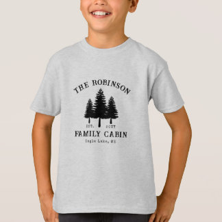 Camiseta Sobrenome da Família Cabana Rústico País Árvores